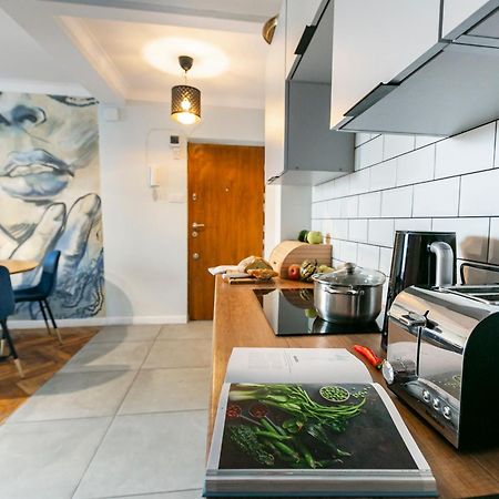 Nowogrodzka 78 - Apartament Dla 4 Osob - 200M Od Szpitala Klinicznego Na Lindleya - 1Km Do Dworca Centralnego - Wifi - Smart Tv 45 Cali Варшава Екстер'єр фото
